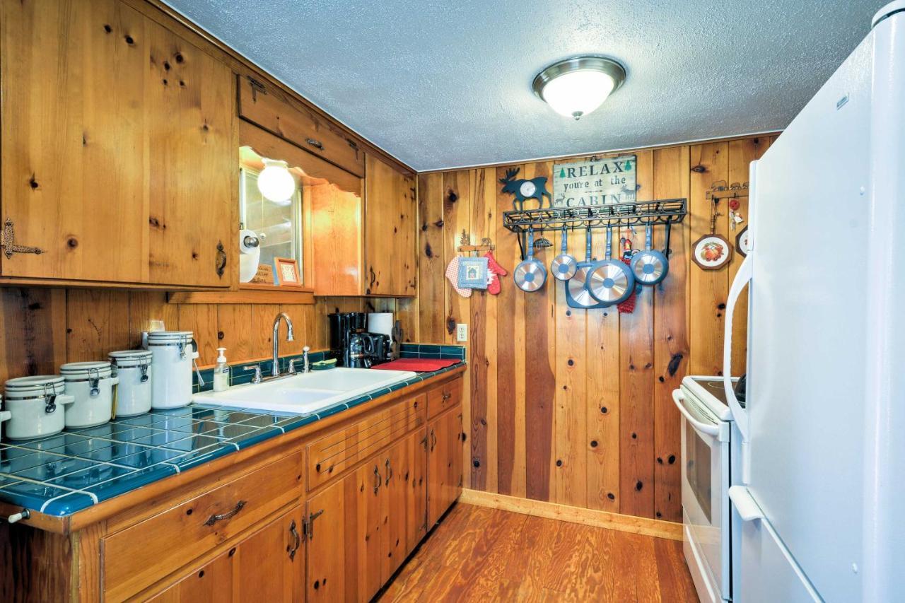 הוילה Cozy Cabin With Ac And Deck, 5 Mi To Downtown פרסקוט מראה חיצוני תמונה